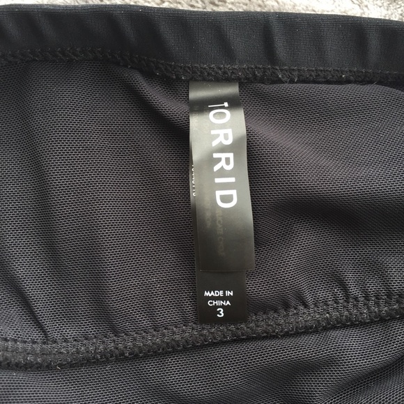 Black Lattice Front Wireless Bikini Set - Picture 8 of 8